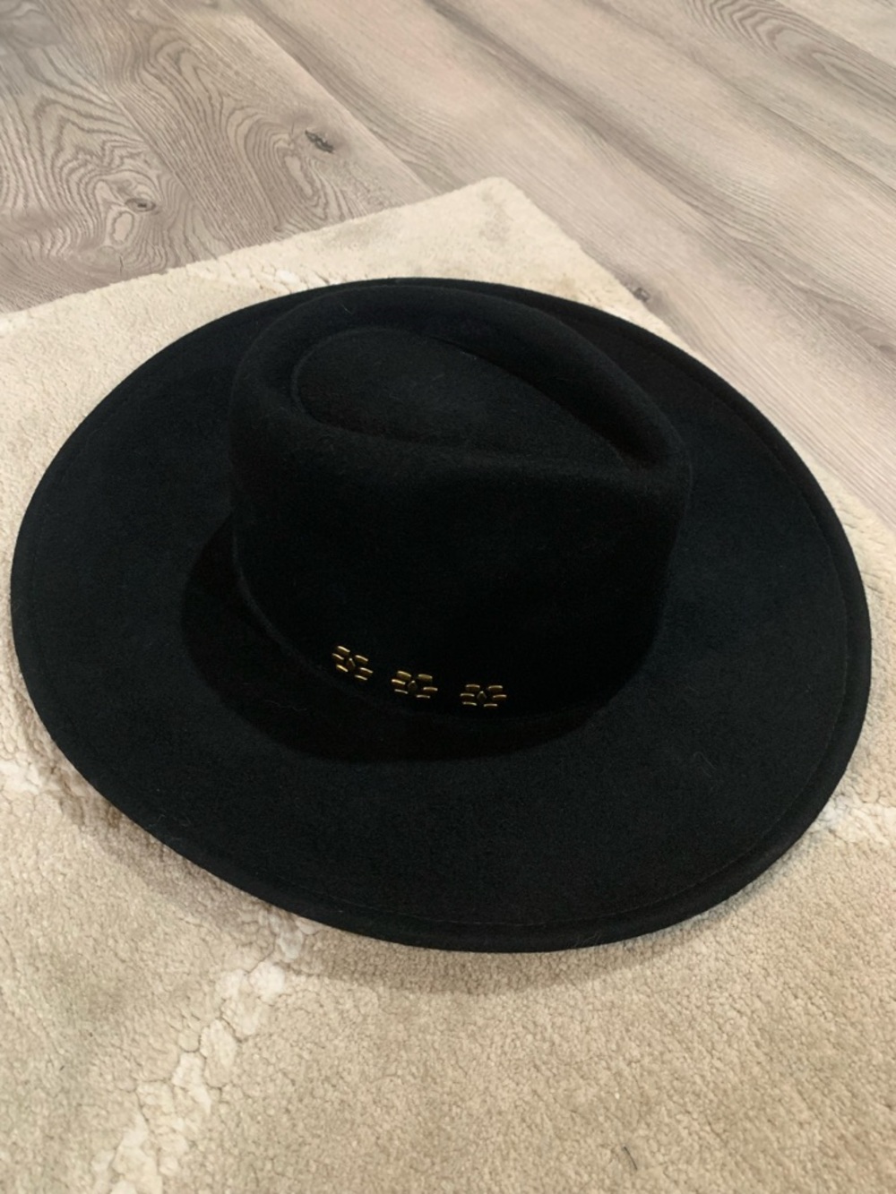 Universal Thread Black Wool Felt Hat with Gold Accent Studs